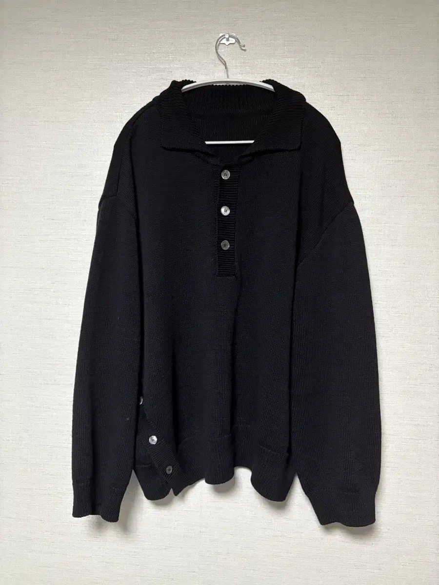 [L]유스 Asymmetric Knit Collar 사이드 버튼 카라니트